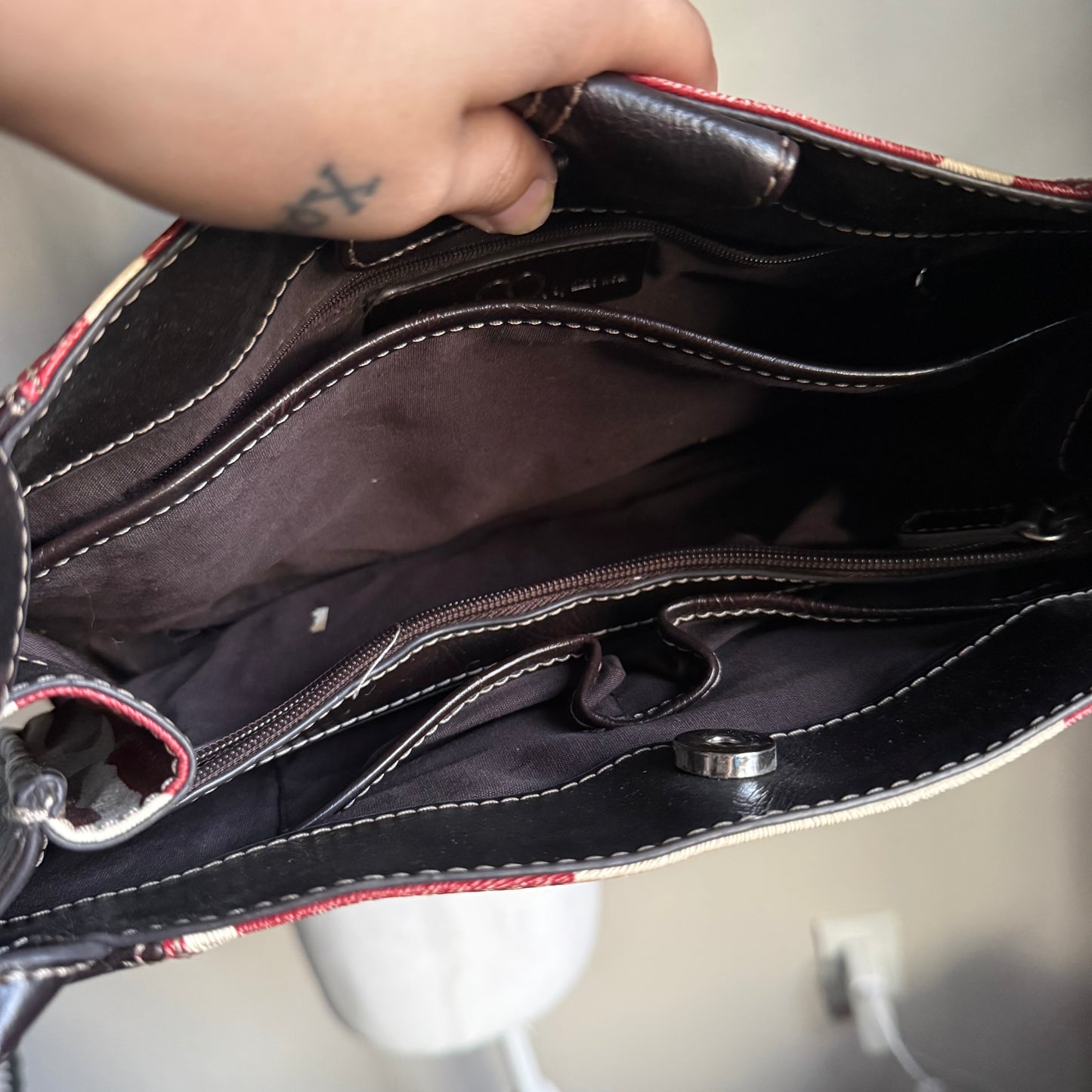 Giraffe print shoulder bag