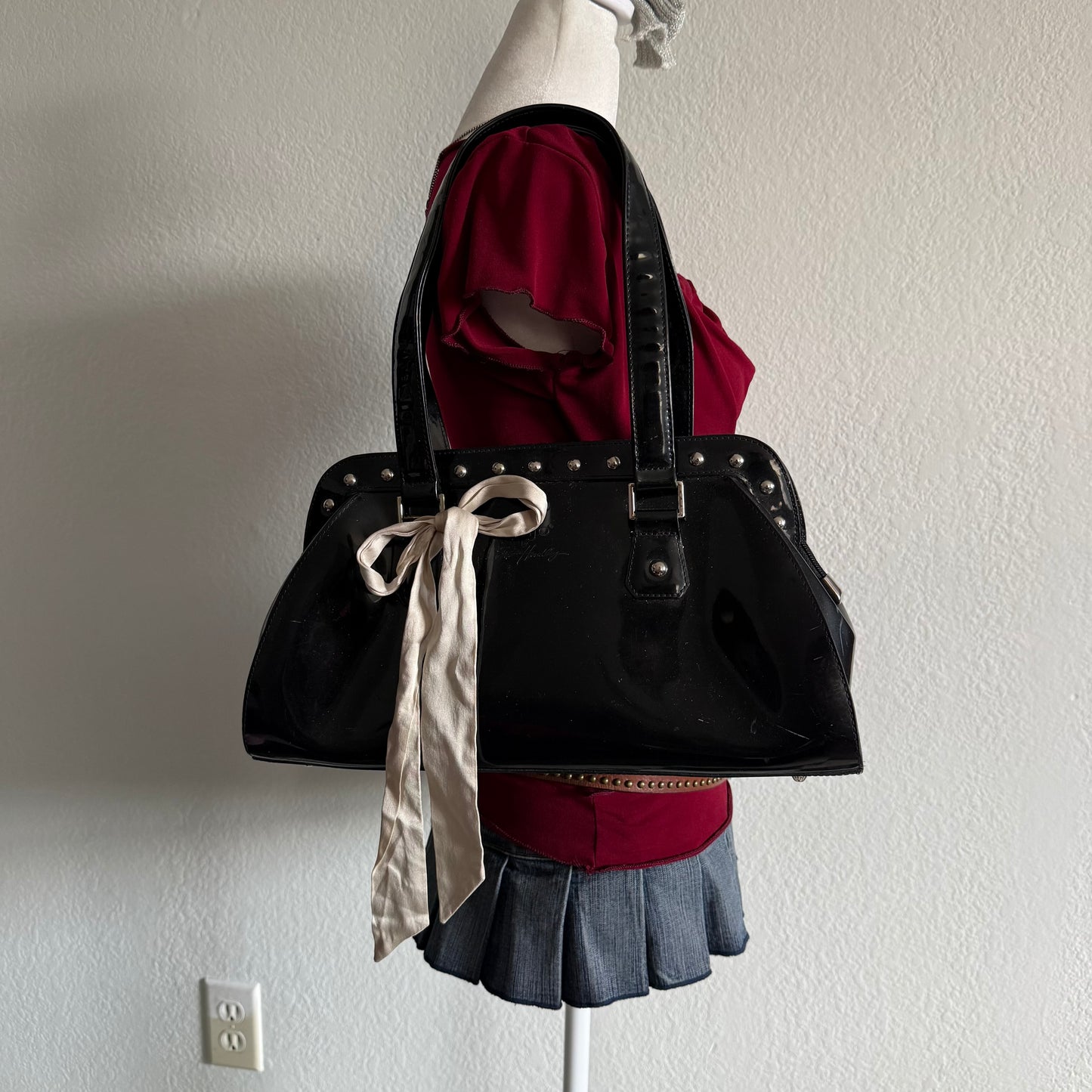 Black everyday shoulder bag