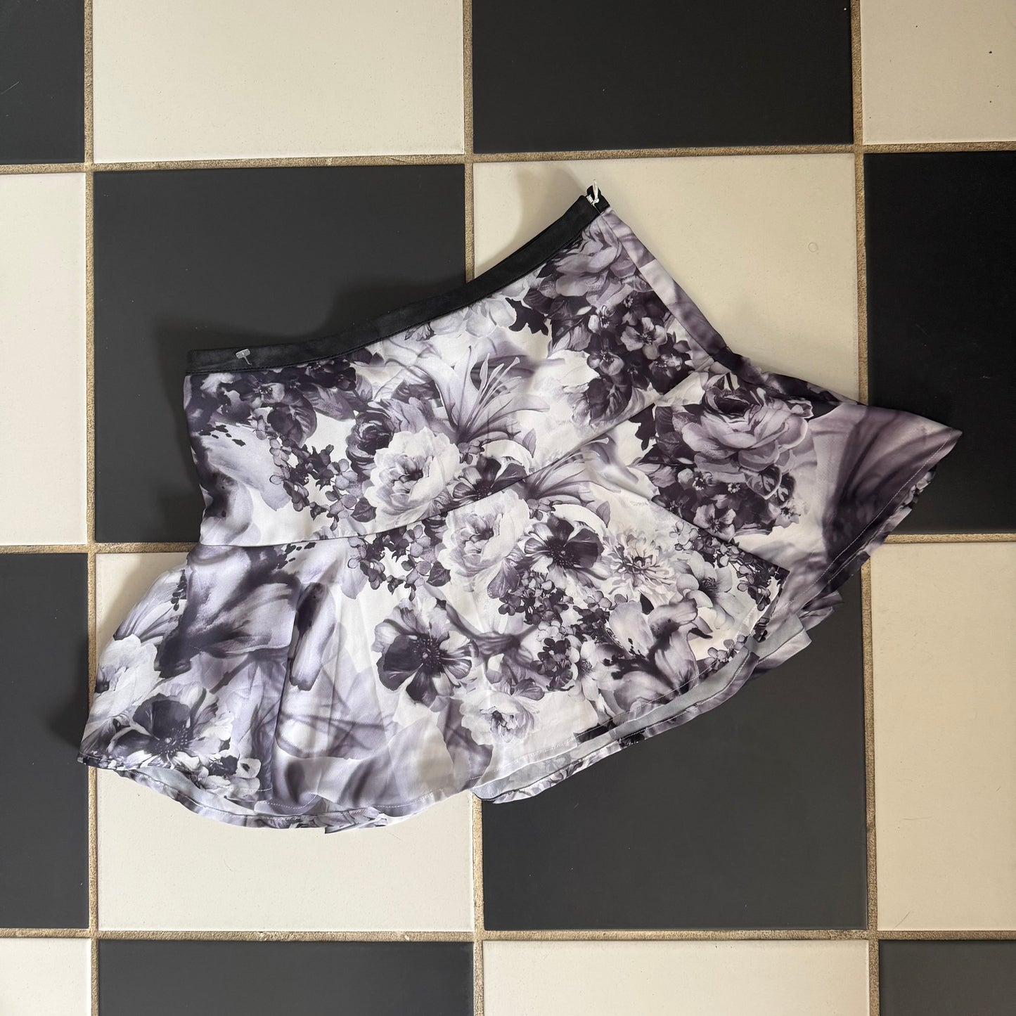 Express rose mini skirt