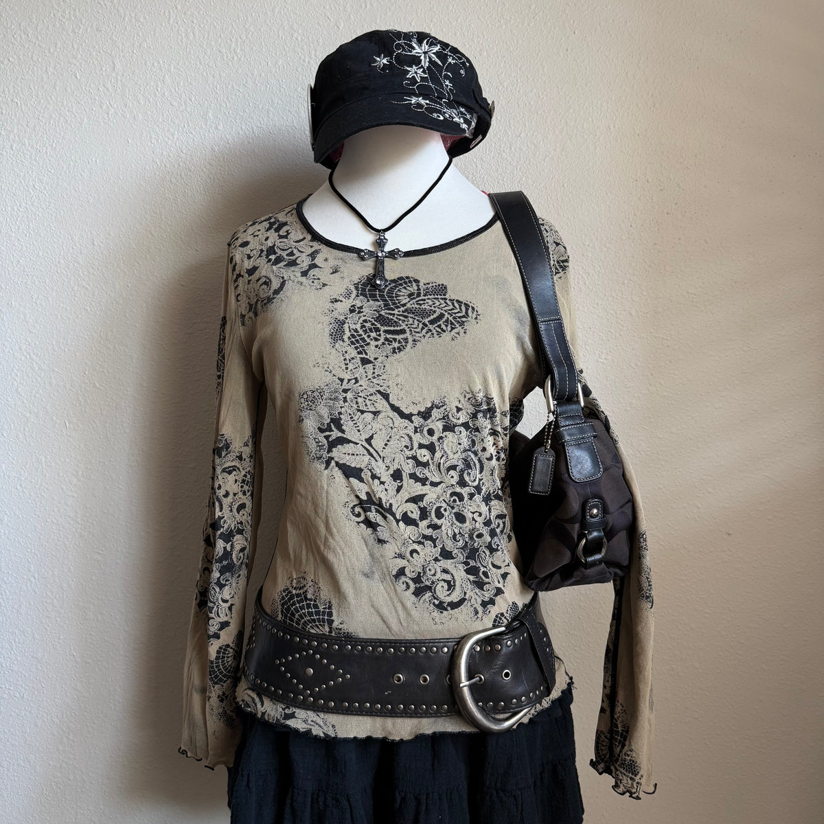 Patterned European mesh top