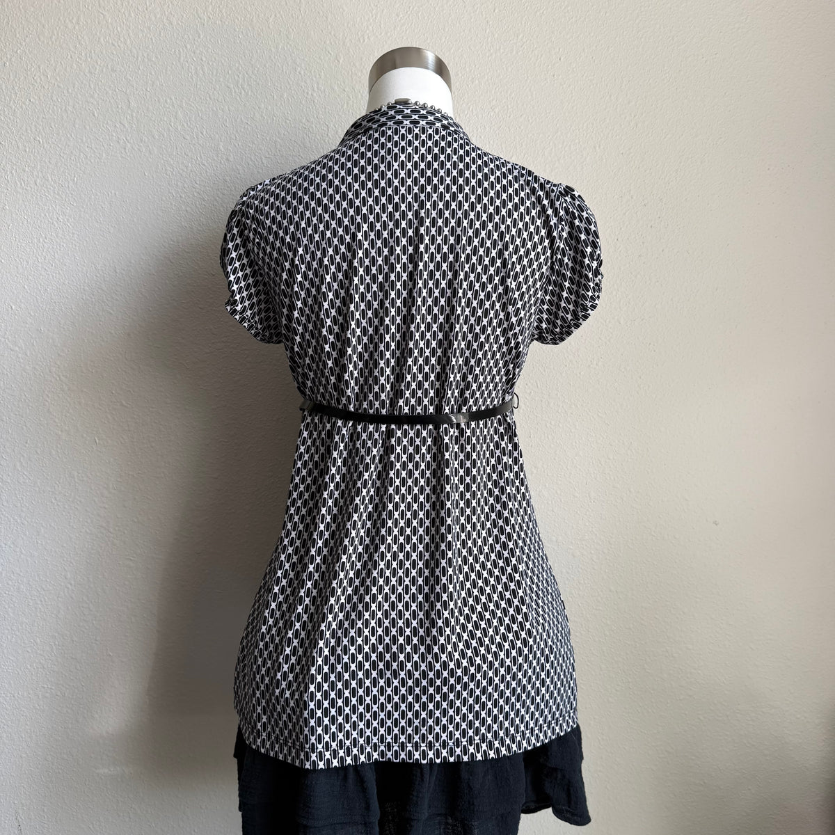 Office siren patterned top