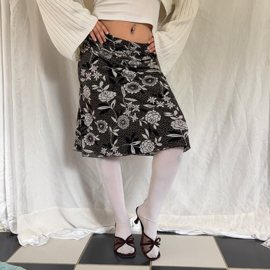 White flower print boho midi skirt