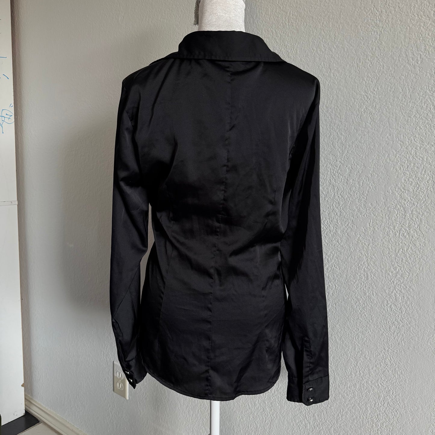 Office siren ruffle longsleeve