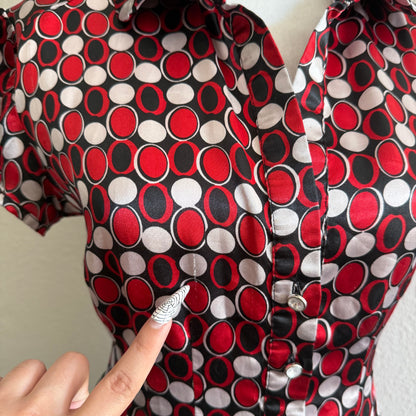 Patterned circle button up top