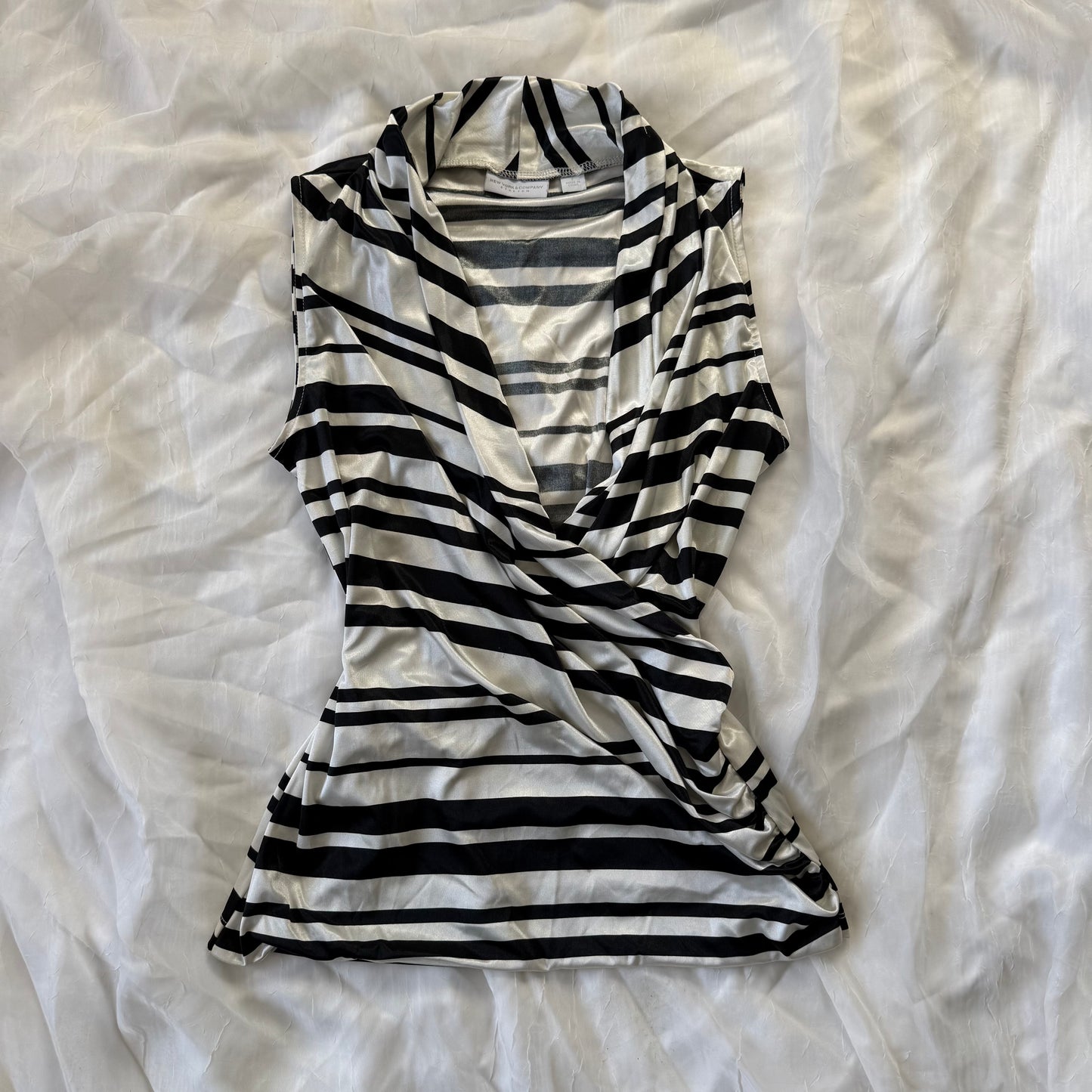 Striped office siren top