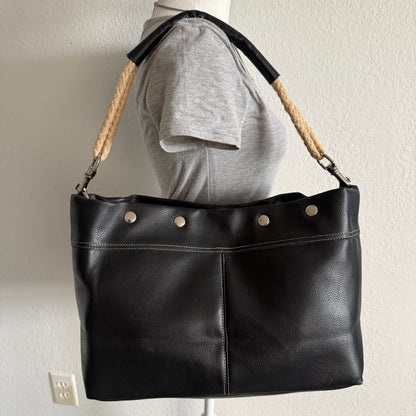 The Carly leather shoulder bag