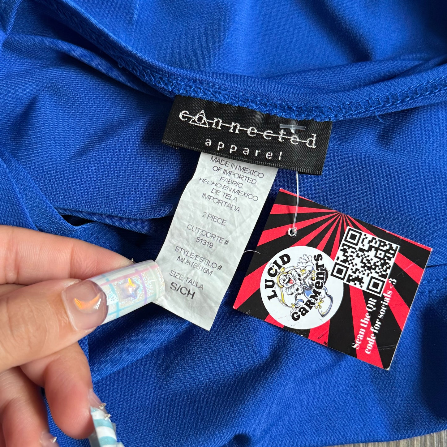 Molly’s blue circle top
