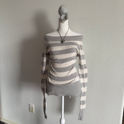 Off the shoulder long sleeve top