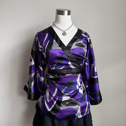 Notations abstract satin top