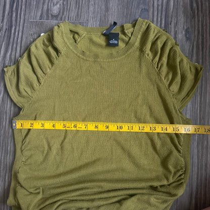 Olivia’s green office top