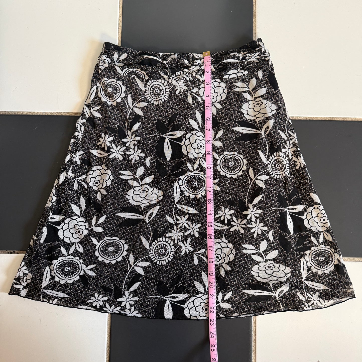 White flower print boho midi skirt