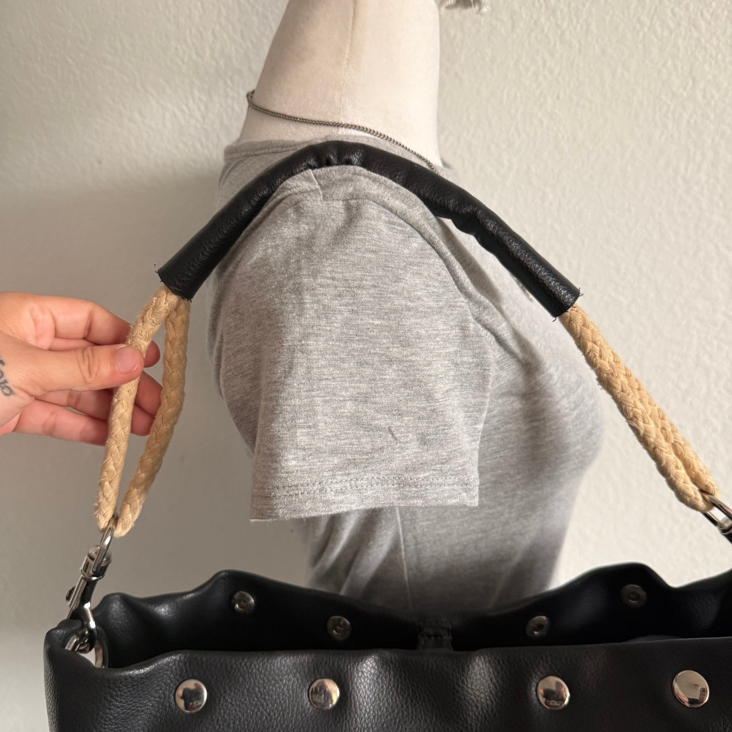 The Carly leather shoulder bag