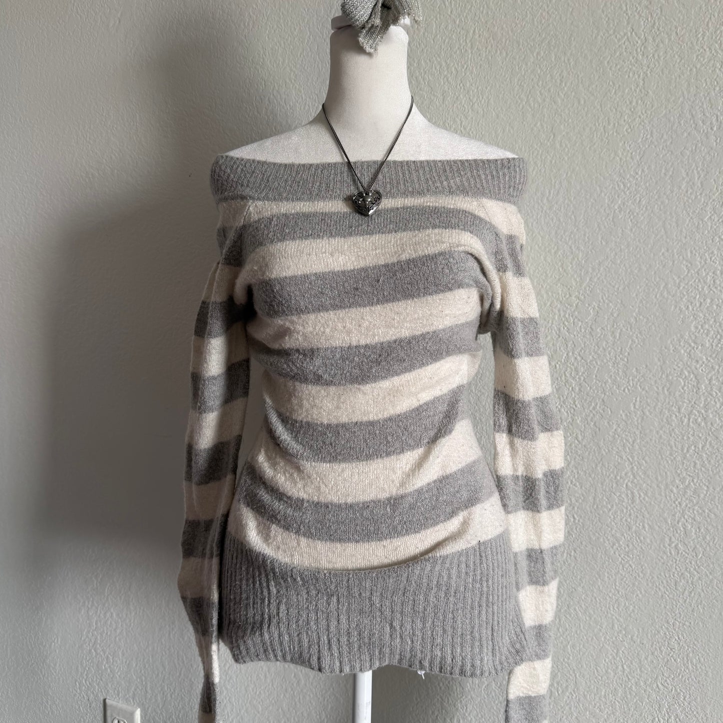Off the shoulder long sleeve top