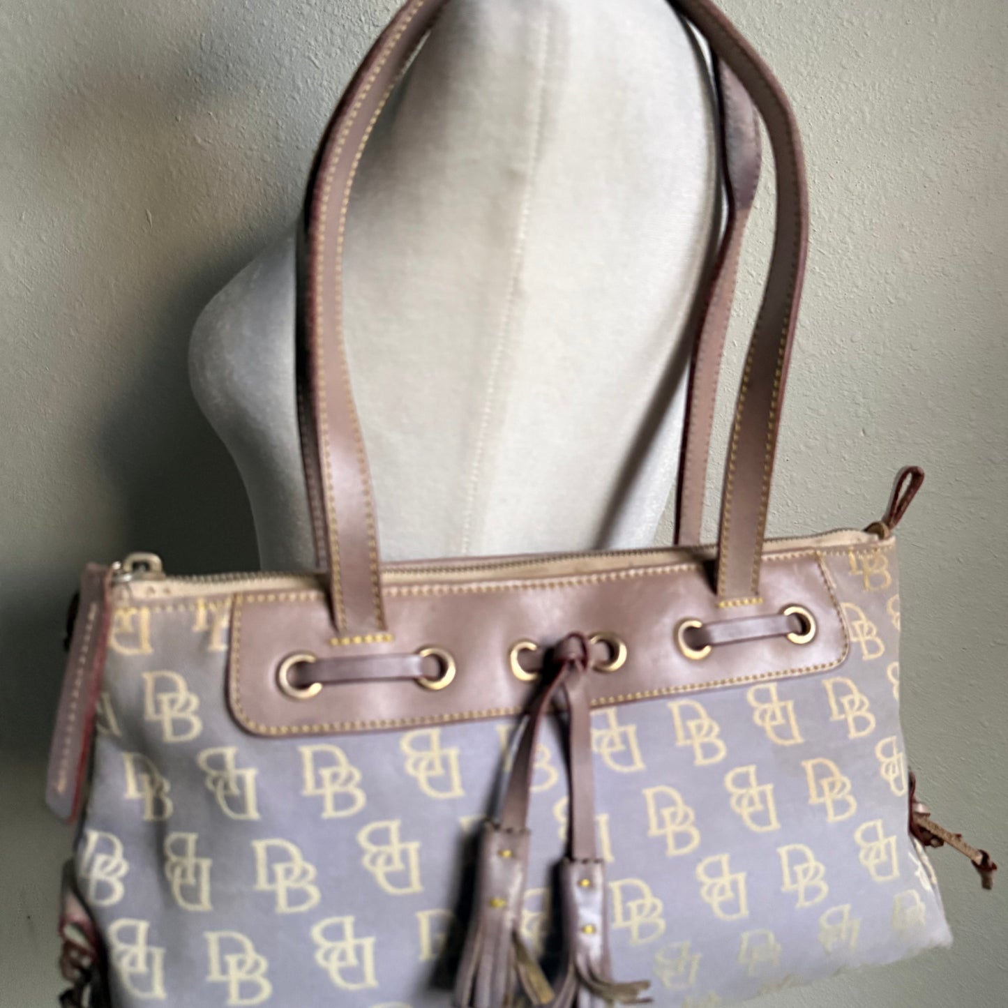 Dooney & Bourke purple shoulder bag