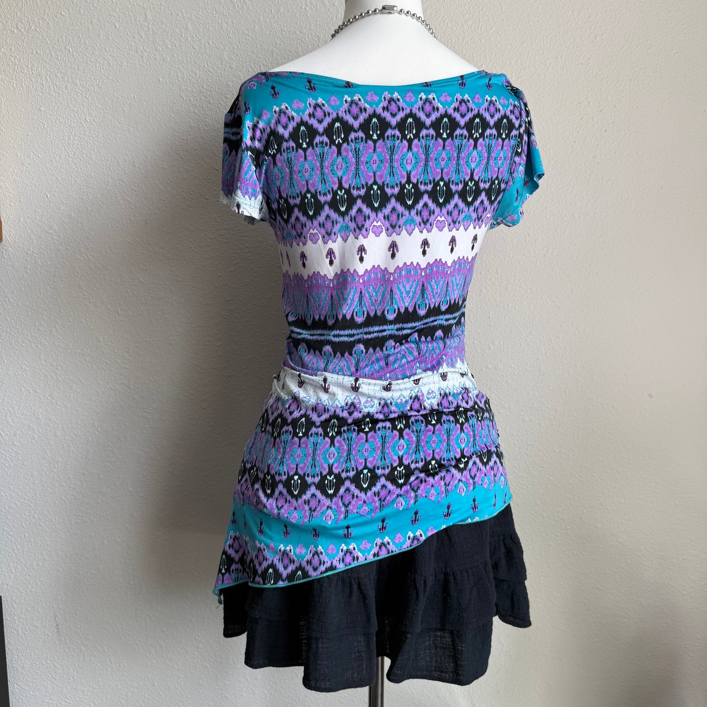 Dots beaded patterned top
