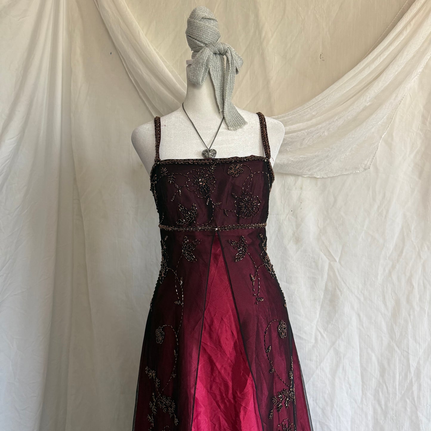 2000s Betsey flower beaded red prom gown
