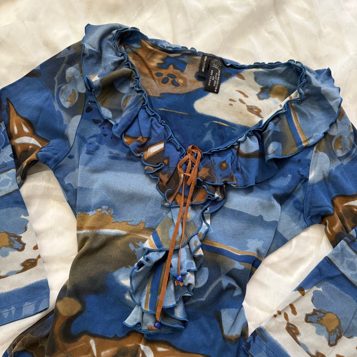 ruffle euro print sleeved top