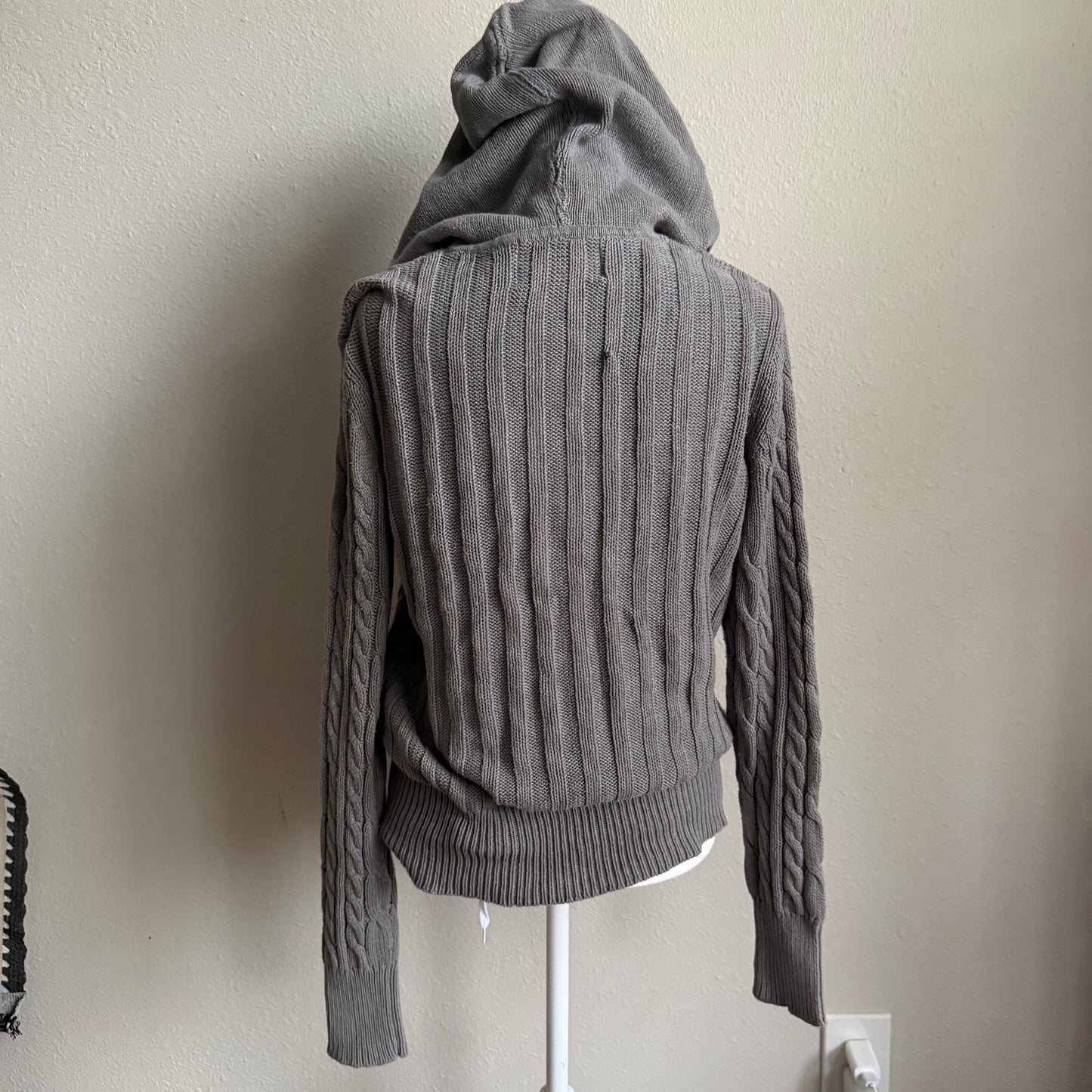 Aeropostale cable knit sweater