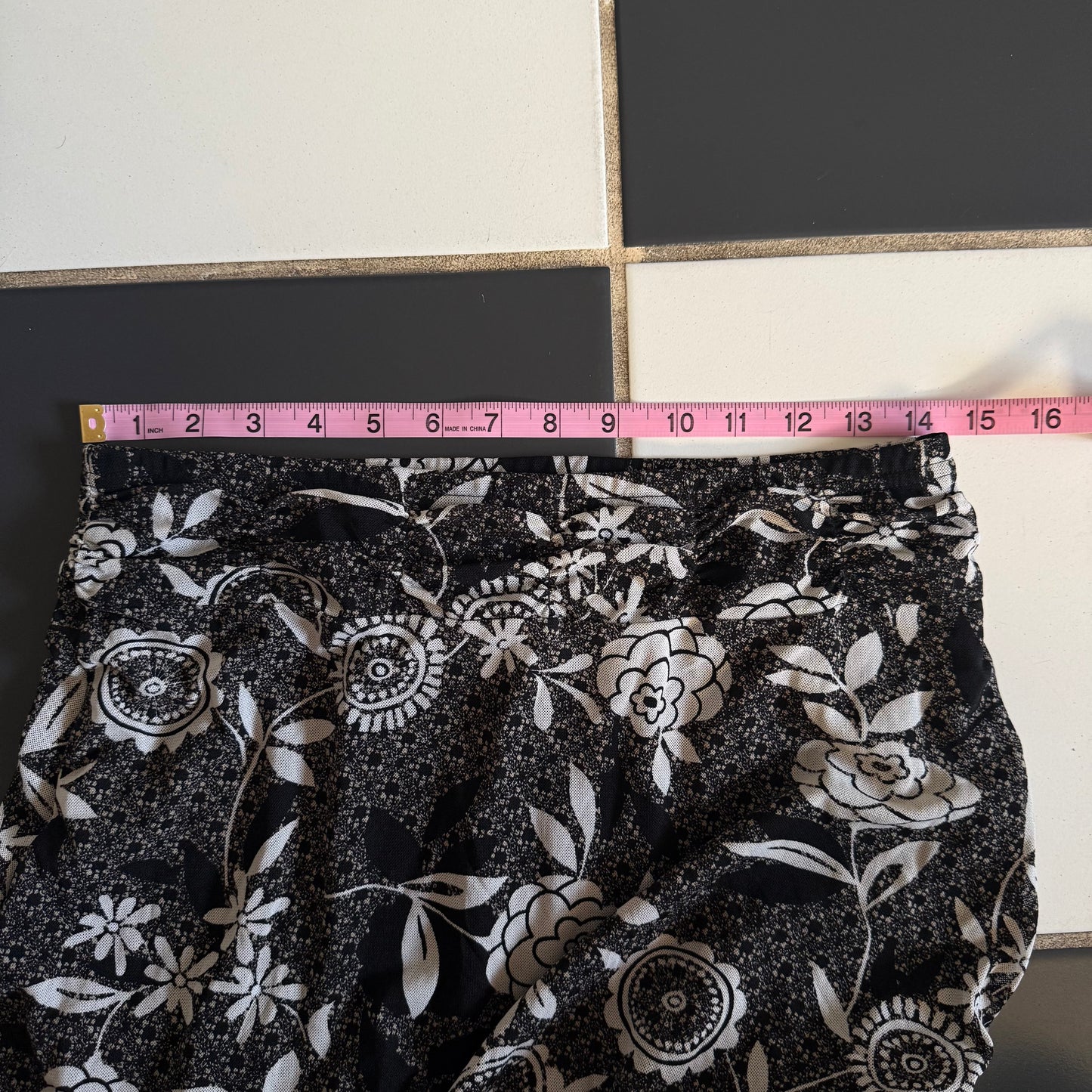 White flower print boho midi skirt