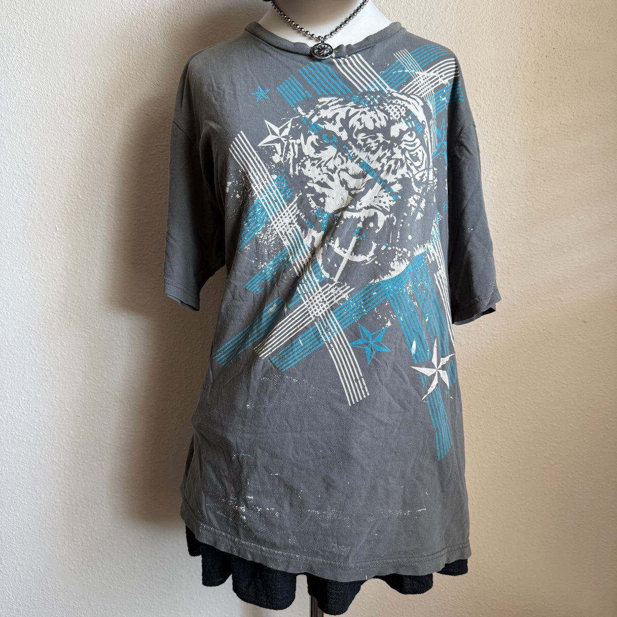 No Boundaries y2k tiger tee