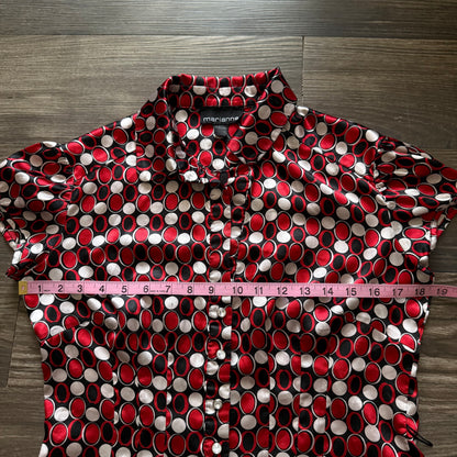 Patterned circle button up top