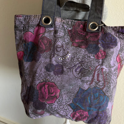 Grunge rose shoulder tote
