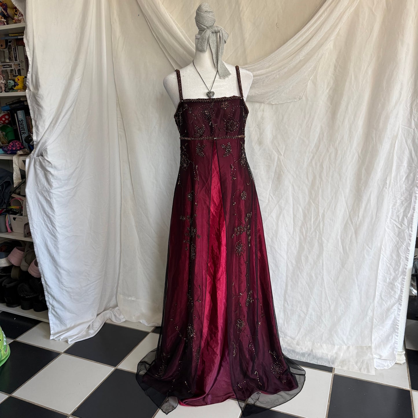 2000s Betsey flower beaded red prom gown