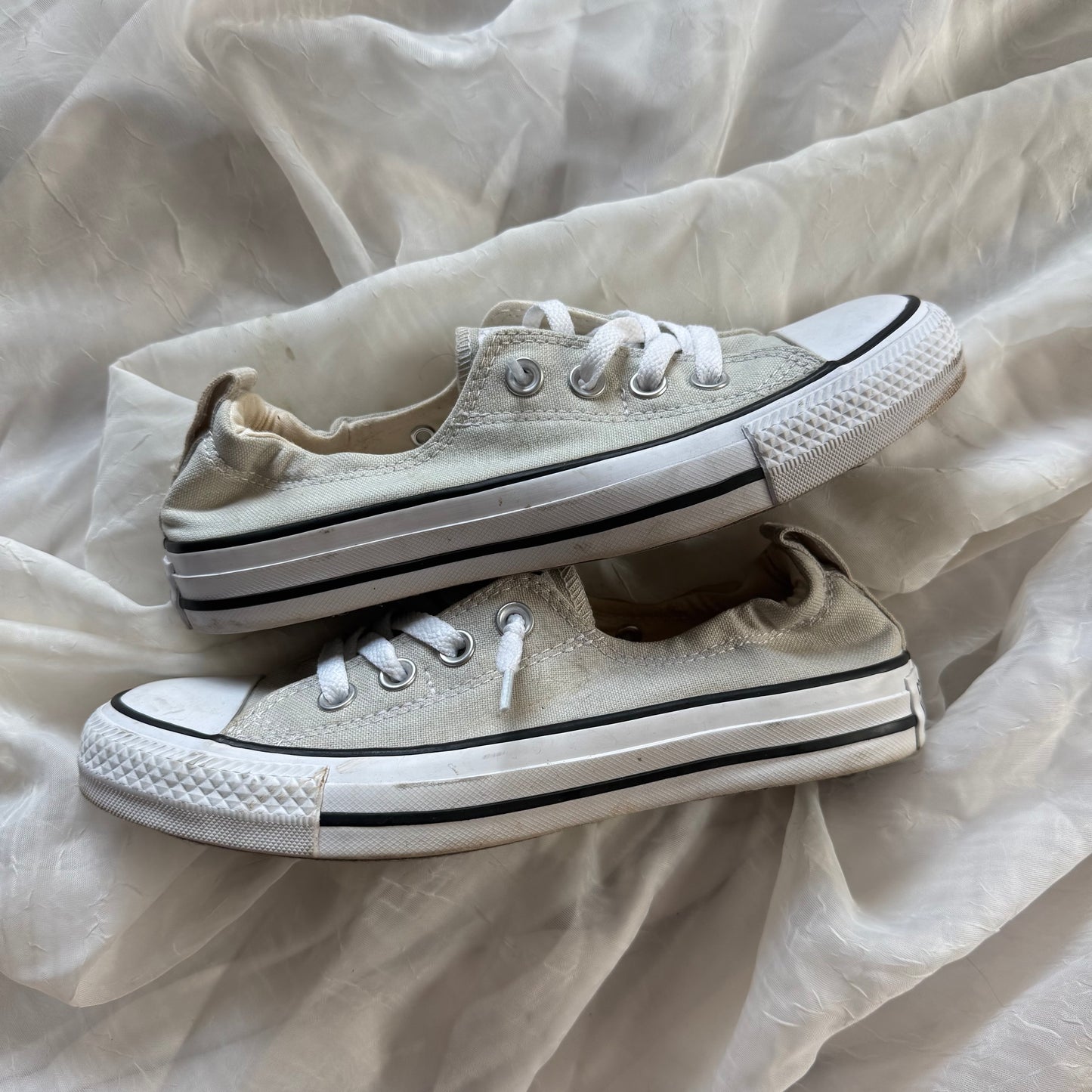 Converse mary jane slip ons