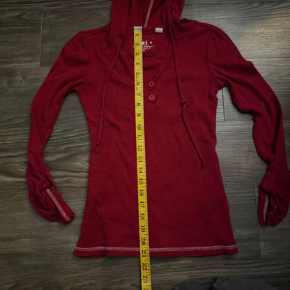 L.E.I red sleeved hoodie top