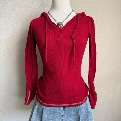 L.E.I red sleeved hoodie top