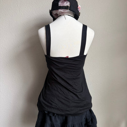 Moda’s coquette top