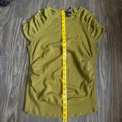 Olivia’s green office top