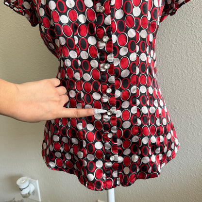 Patterned circle button up top