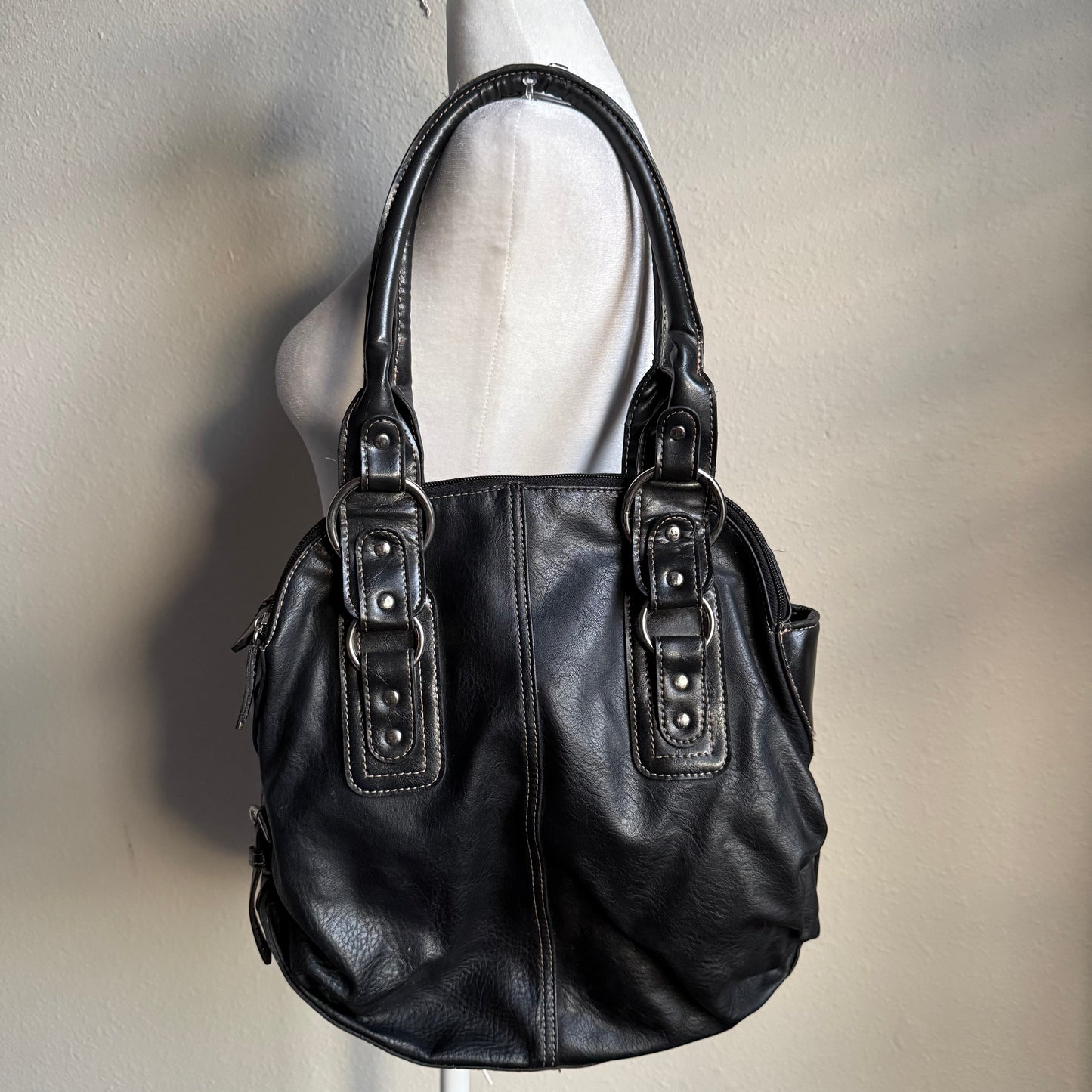 Mondani black shoulder bag