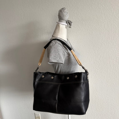 The Carly leather shoulder bag