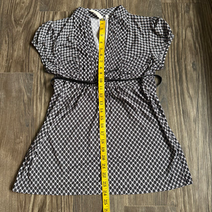 Office siren patterned top