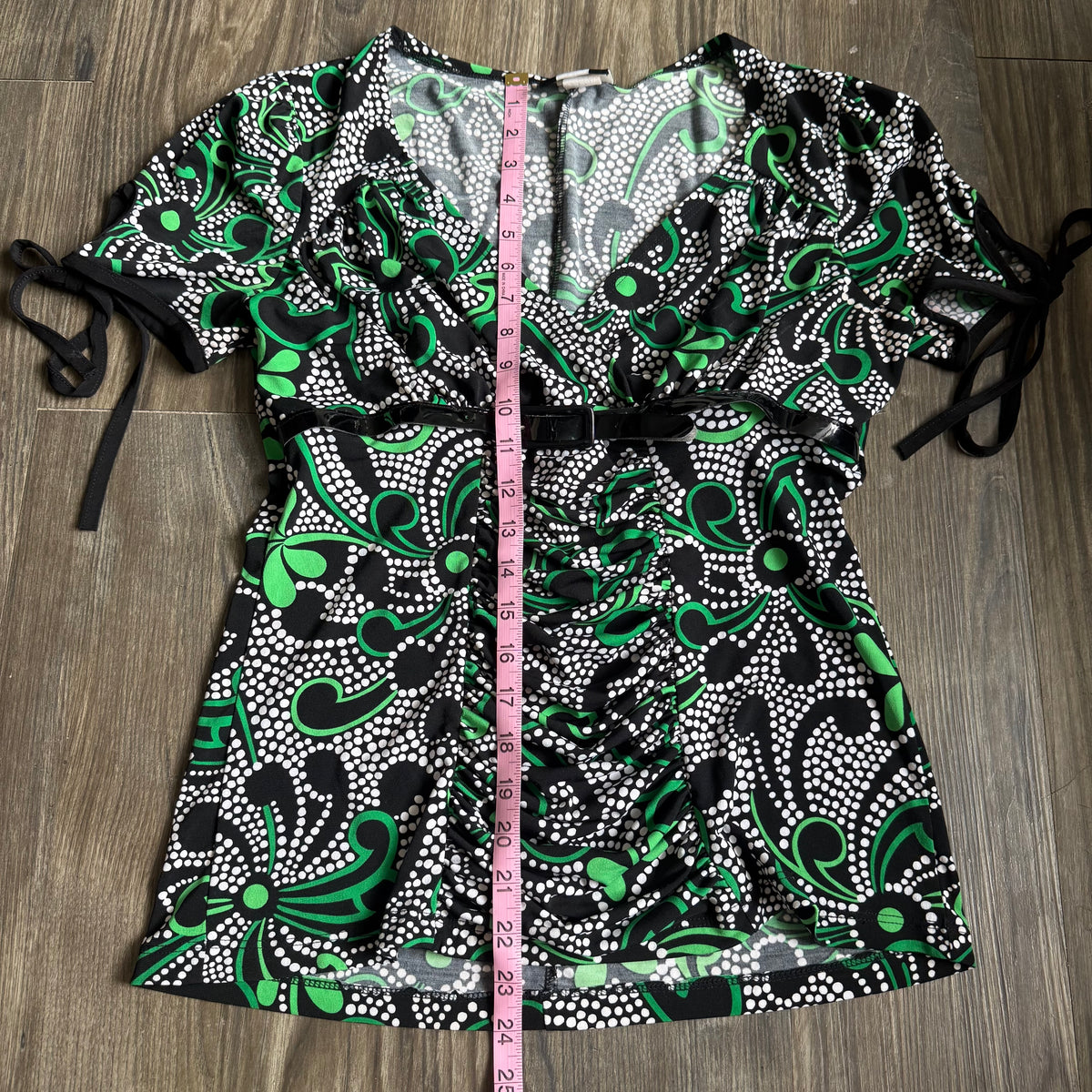Eve’s flower patterned office top