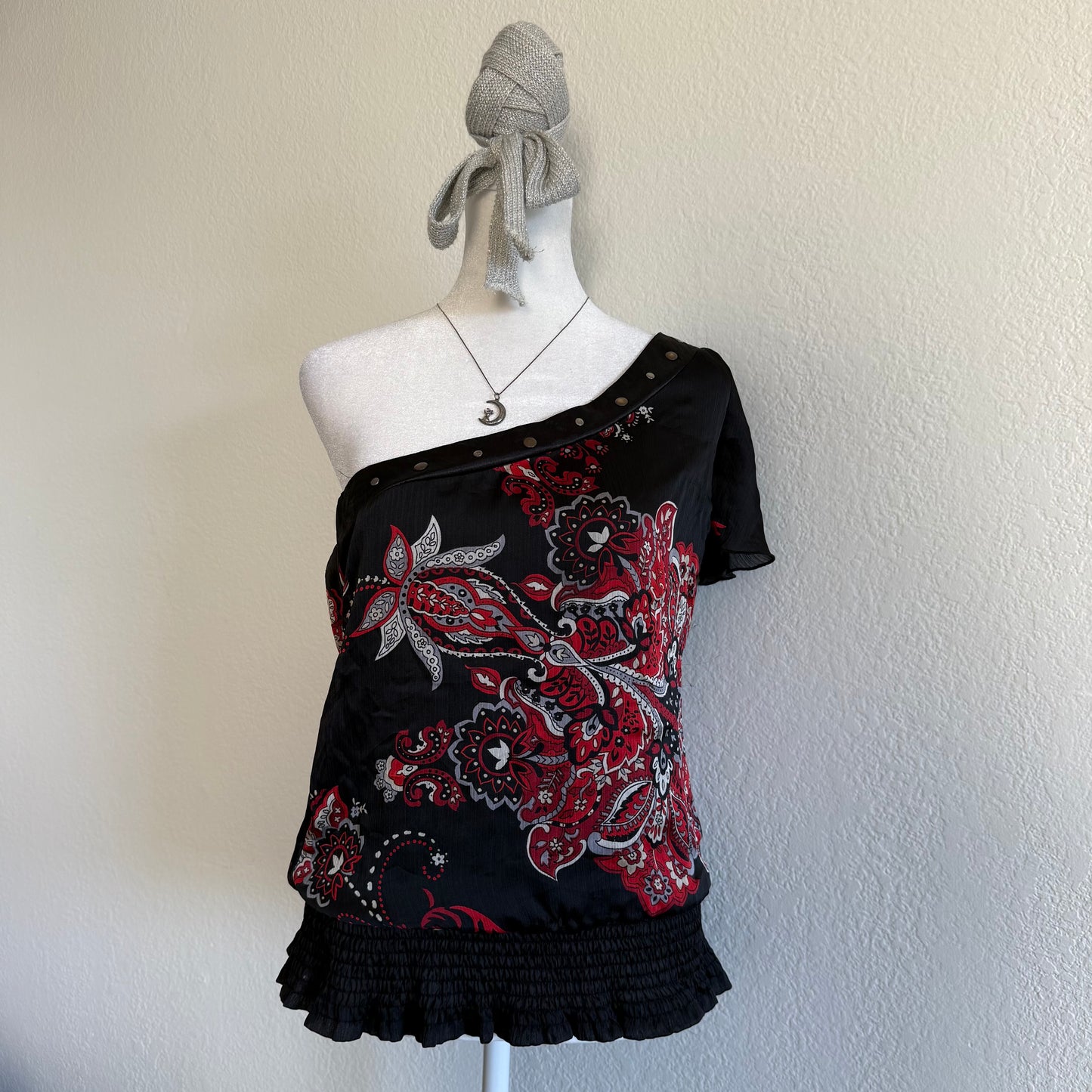 Paisley off shoulder sleeve top