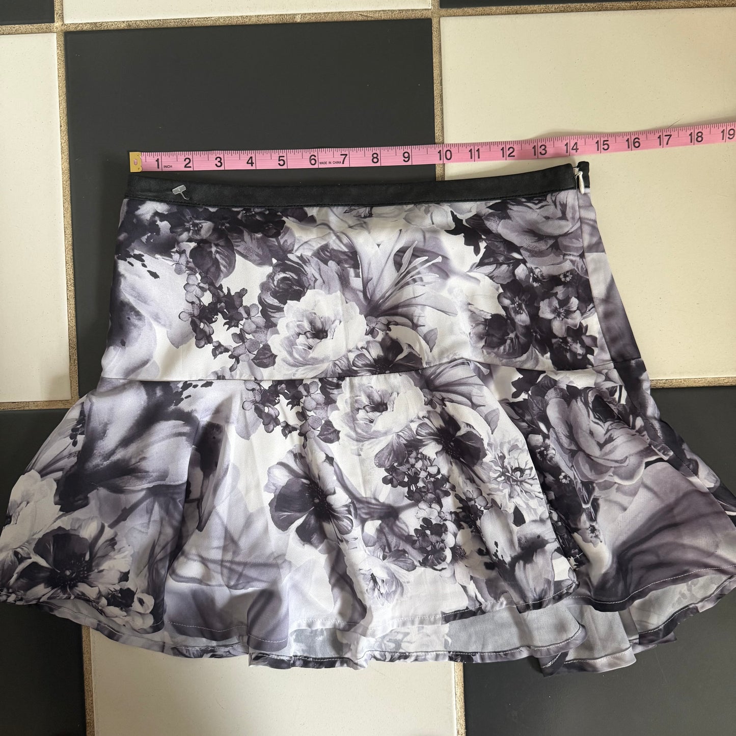 Express rose mini skirt
