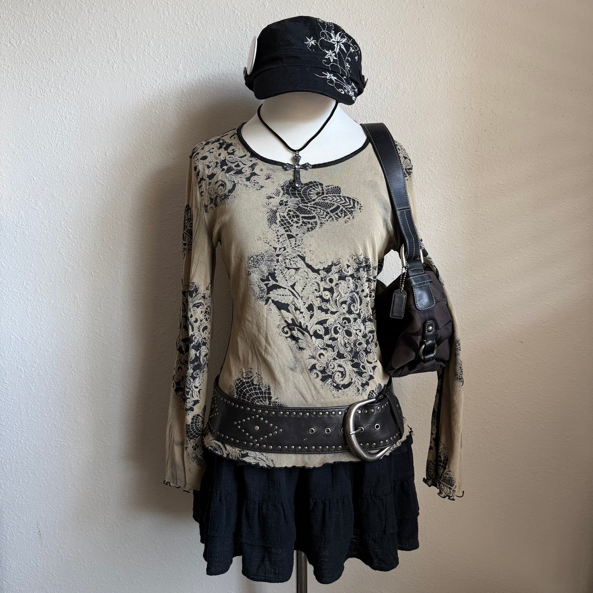 Patterned European mesh top