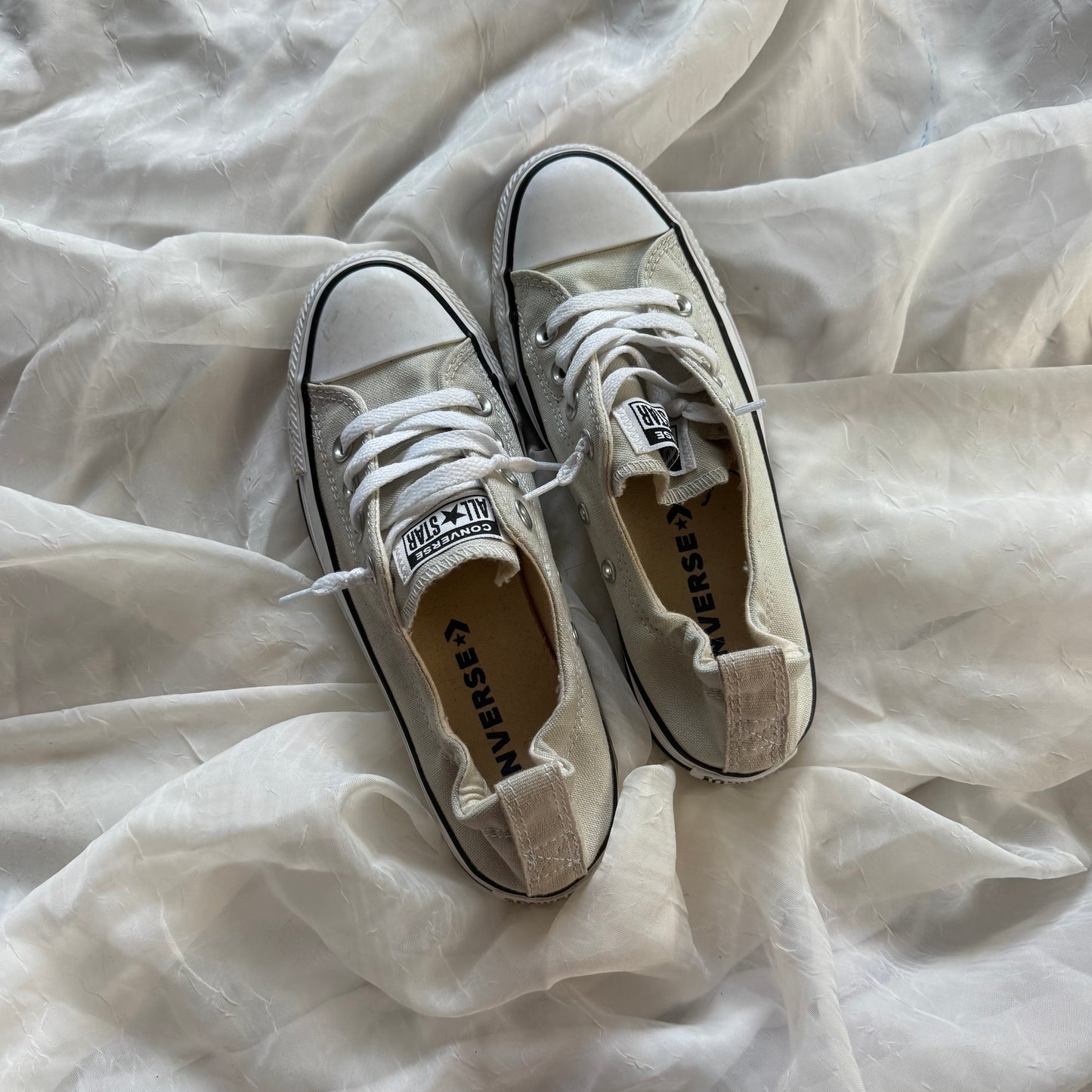 Converse mary jane slip ons
