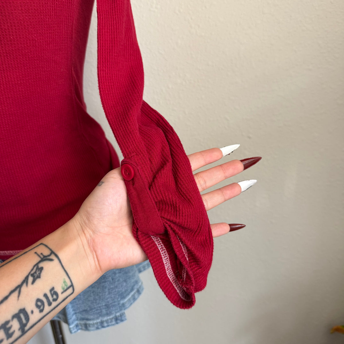 L.E.I red sleeved hoodie top
