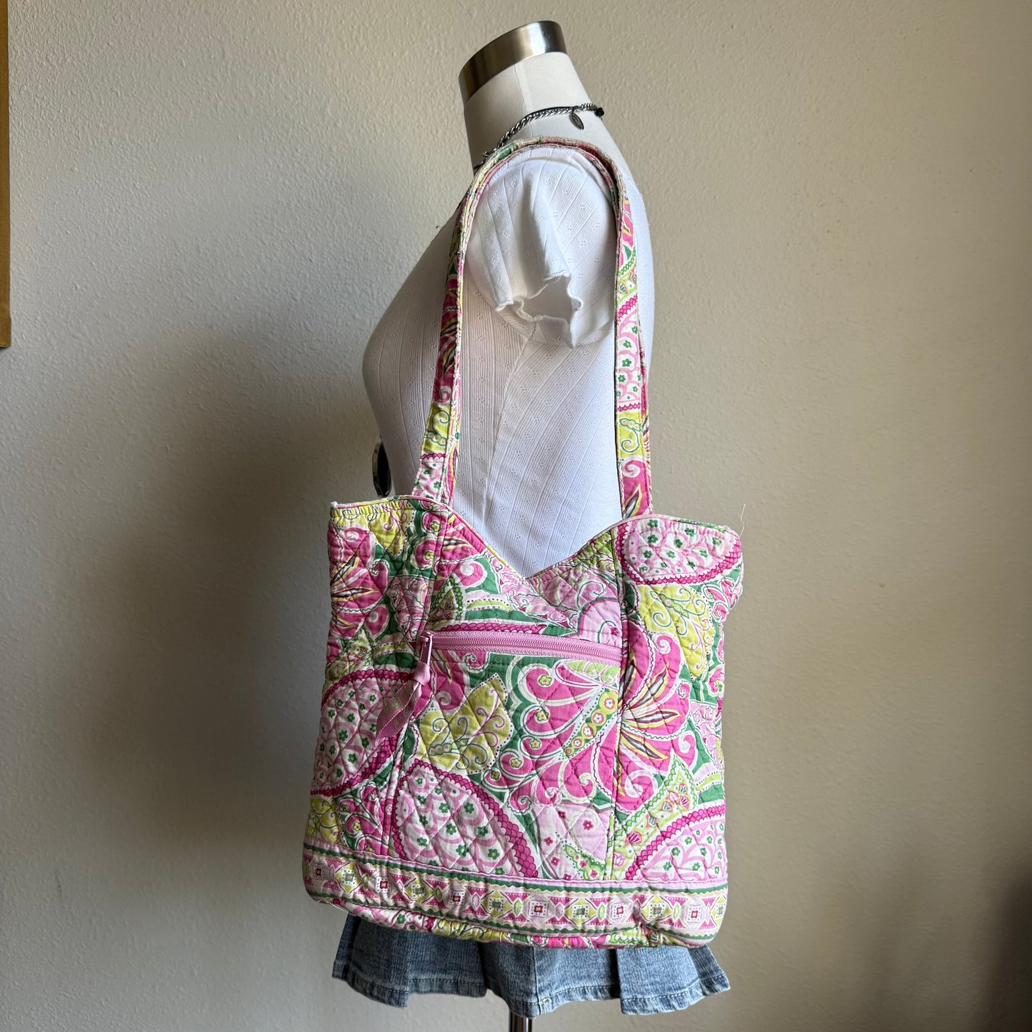 Vera Bradley pinwheel pink shoulder bag